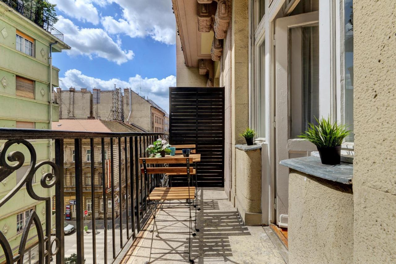 Akacfa 7 Two Bedroom Central Apartment, Budapest